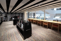小牧市中央図書館1
